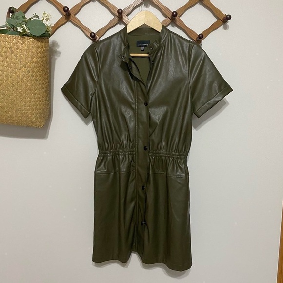 Lucy Paris Women’s Green Zip Faux Leather Utility A-Line Mini Dress - Picture 2 of 5